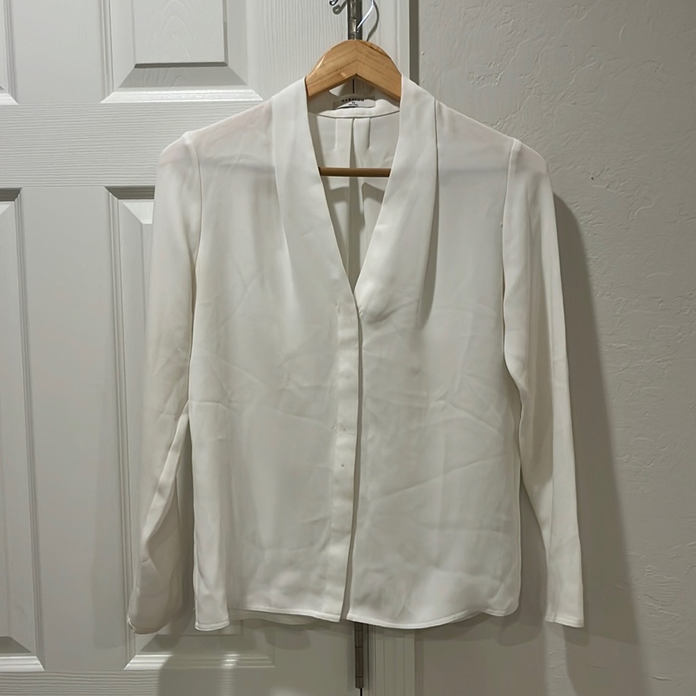 Aritzia babaton silk like shirt